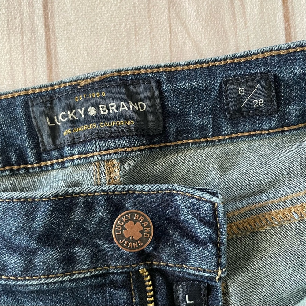 Lucky Brand Straight Skinny Jeans Women’s 6 | 28 Blue Med Wash Whiskering Casual - Picture 11 of 13